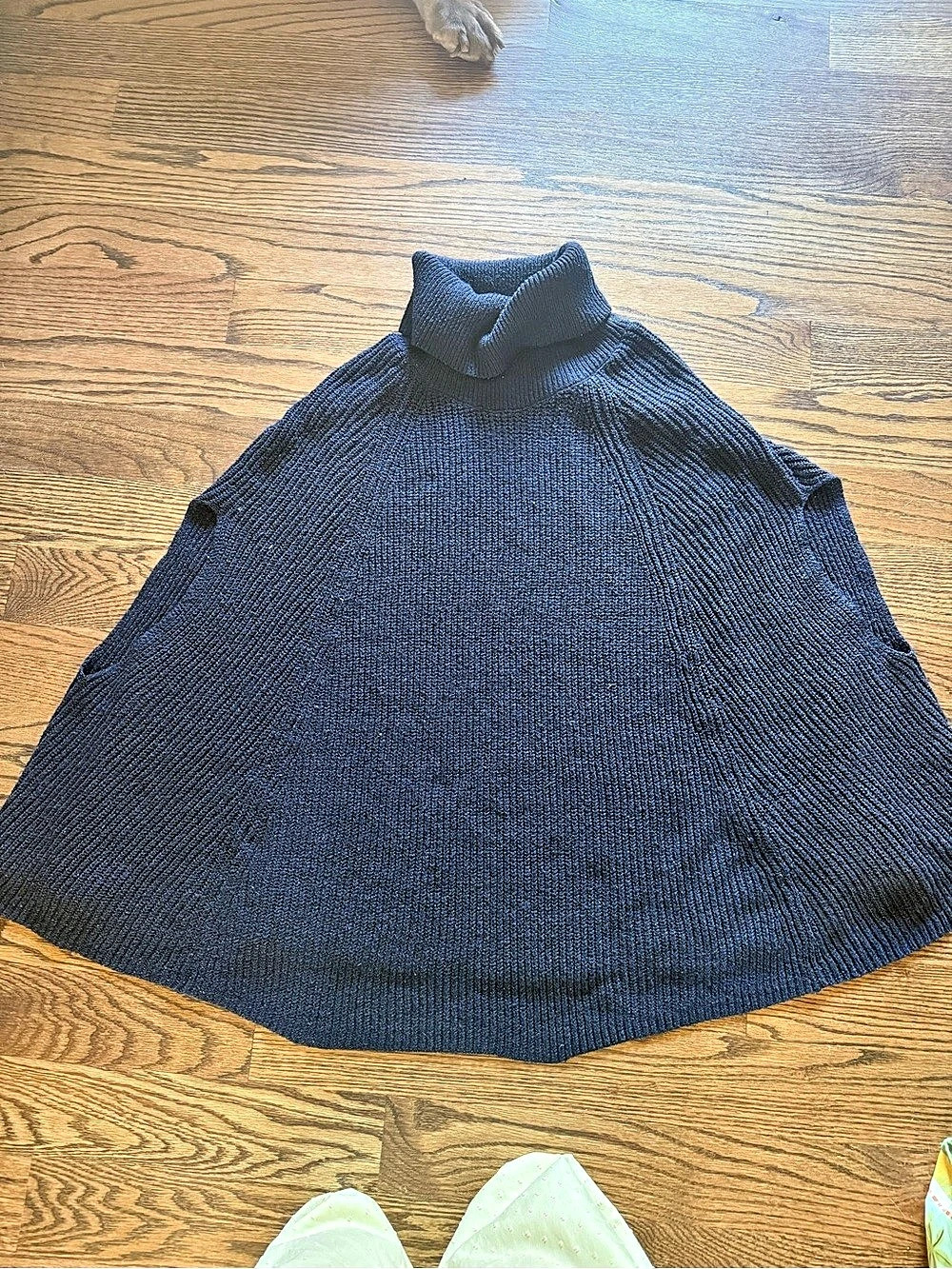 KIRUNDI  Knit Turtleneck Poncho XL